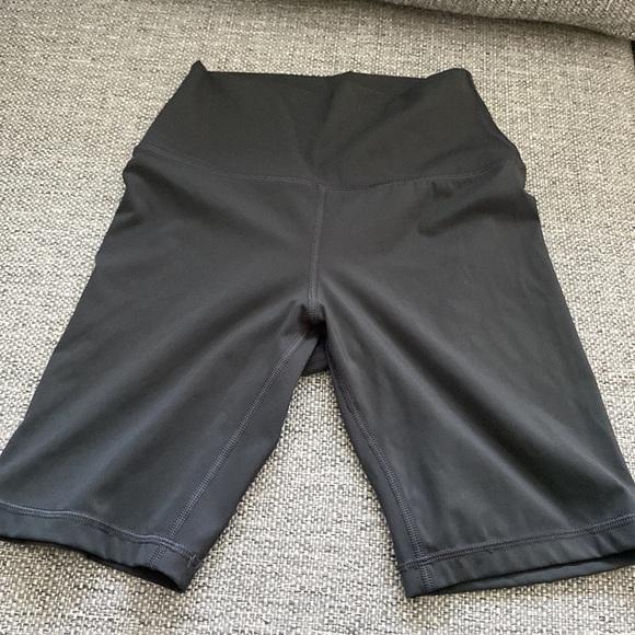 EUC CRZ YOGA XS Naked Feeling Bike Shorts 8 Inches High Waisted Grey Olive - Picture 5 of 5